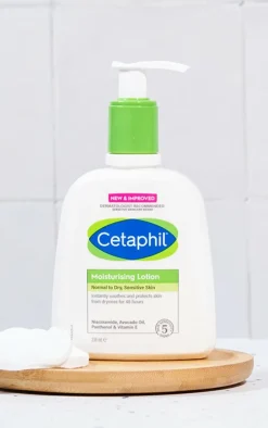 Cetaphil Moisturising Lotion for Normal to Dry Skin 236ml