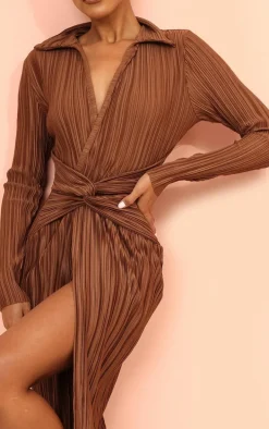 Chocolate Plisse Collar Detail Twist Midaxi Dress