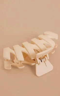 Cream Zig Zag Hair Claw