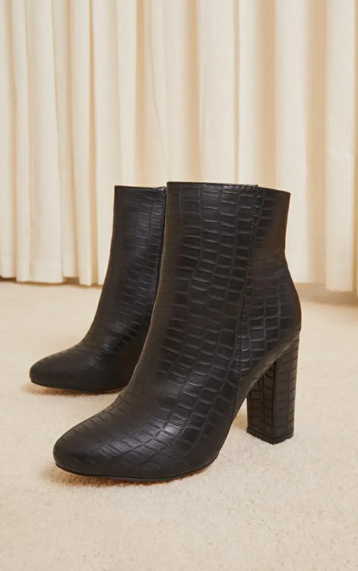 Croc Wide Fit Behati Block Heeled Ankle Boot