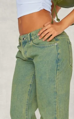 Petite Vintage Bleach Wash Low Waist Long Leg Straight Jeans