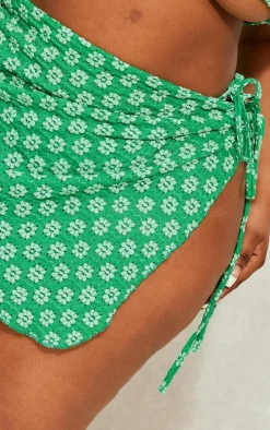 Plus Bright Green Daisy Crochet Sarong