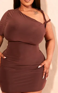 Plus Chocolate Slinky Twist Shoulder Bodycon Dress