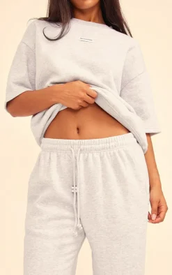 PRETTYLITTLETHING Ash Grey Badge Detail Oversized Short Sleeve Sweatshirt