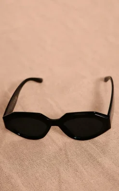PRETTYLITTLETHING Black Geometric Rectangular Sunglasses