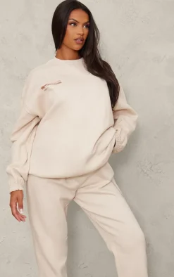 PRETTYLITTLETHING Maternity Stone Logo Oversized Sweatshirt