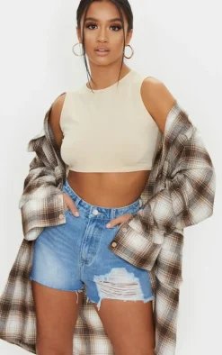 PRETTYLITTLETHING Petite Light Blue Wash Ripped Denim Mom Shorts