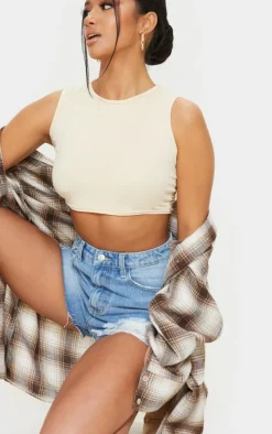 PRETTYLITTLETHING Petite Light Blue Wash Ripped Denim Mom Shorts