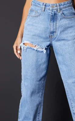 PRETTYLITTLETHING Petite Light Blue Wash Thigh Ripped Mom Jeans