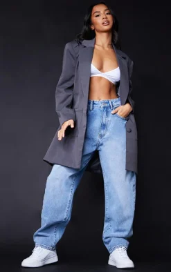 PRETTYLITTLETHING Petite L28 Light Wash Boyfriend Jeans