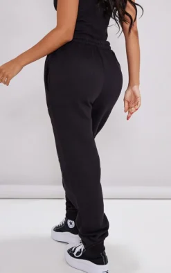 PRETTYLITTLETHING Petite Black High Waist Cuffed Sweatpants