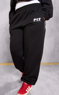 PRETTYLITTLETHING Plus Black Oversized Cuffed Sweatpant