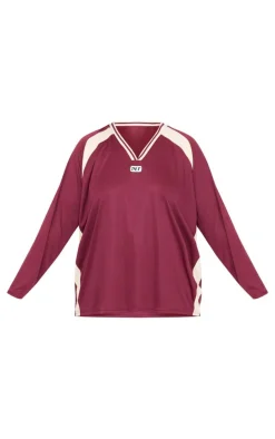 PRETTYLITTLETHING Plus Burgundy Studio Mode Long Sleeve Football T-shirt