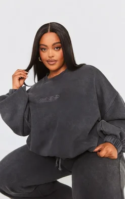 PRETTYLITTLETHING Plus Charcoal Washed Embroidered Oversized Sweatshirt