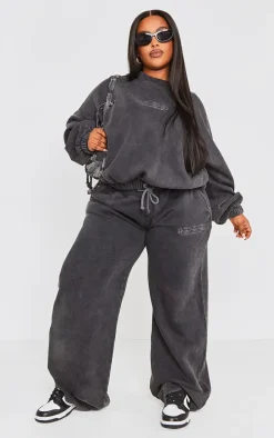 PRETTYLITTLETHING Plus Charcoal Washed Embroidered Oversized Sweatshirt
