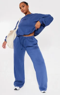 PRETTYLITTLETHING Plus Washed Blue Embroidered Oversized Sweatshirt