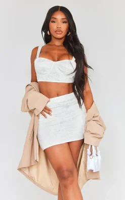 Shape White Embroidered Low Rise Mini Skirt