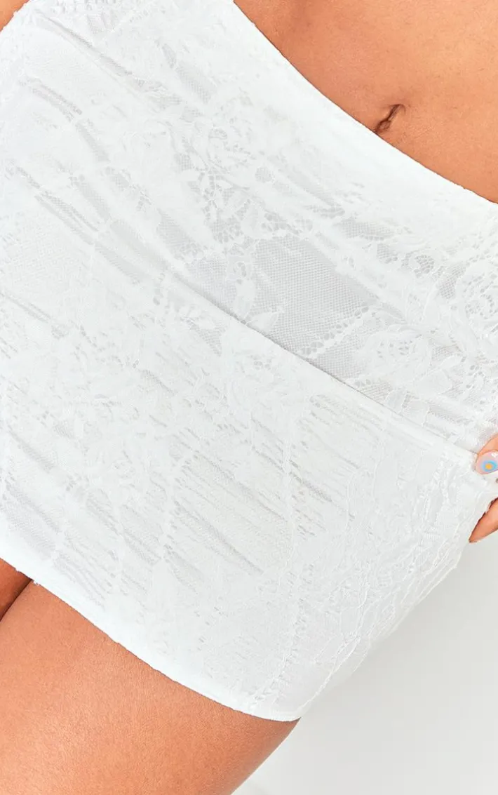 Shape White Embroidered Low Rise Mini Skirt