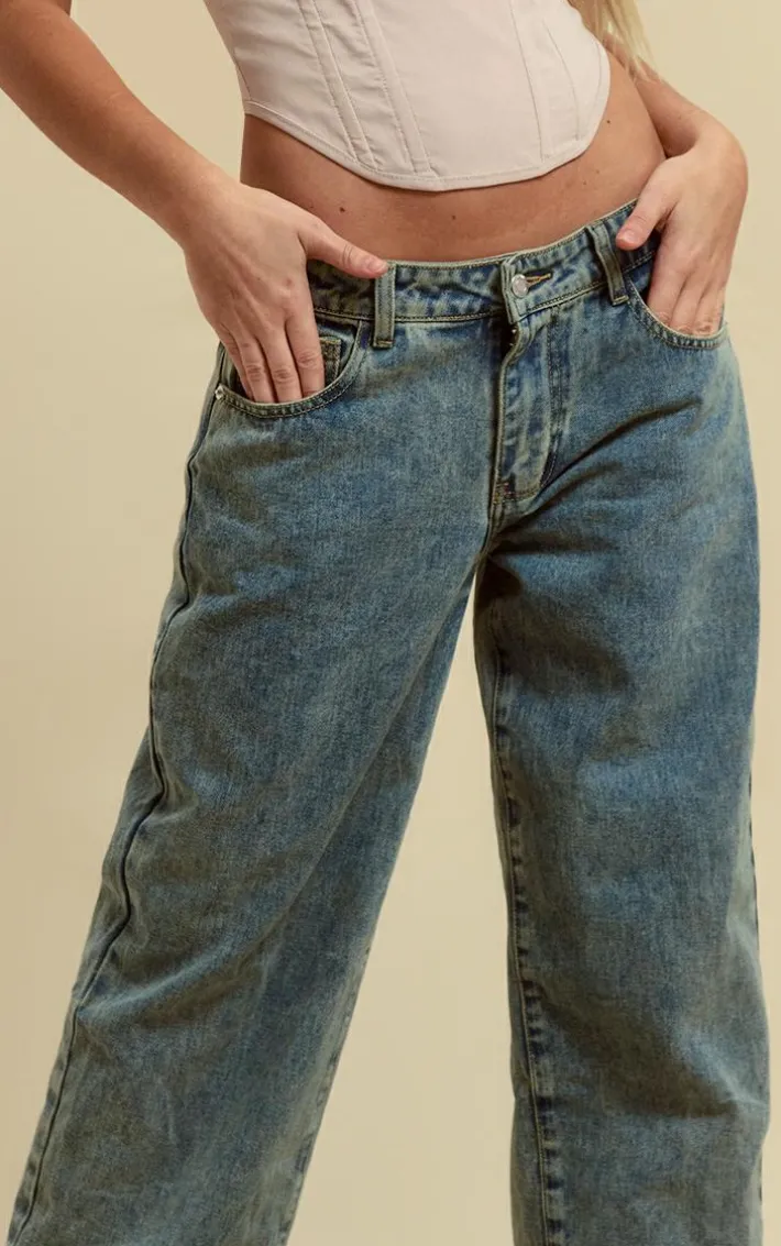 Vintage Wash Frayed Hem Boyfriend Jeans