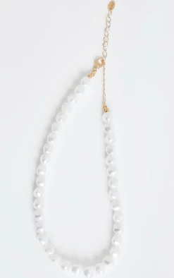 White Dainty Pearl Choker
